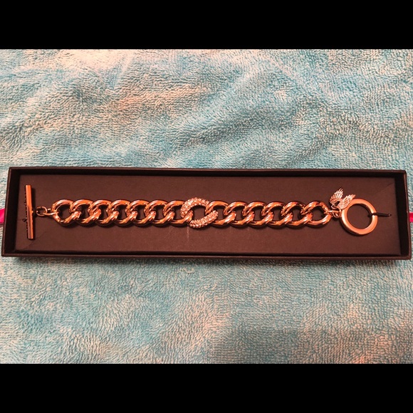 🆕 Victorias Secret Gold Tone Bracelet - Picture 2 of 3